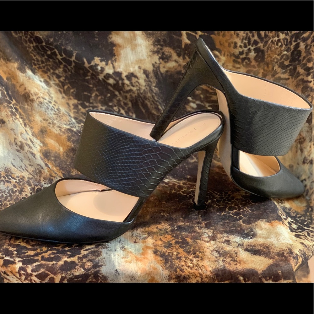 BANANA REPUBLIC GOOD CONDITION:  MULE BLACK PUMPS. - Picture 12 of 15
